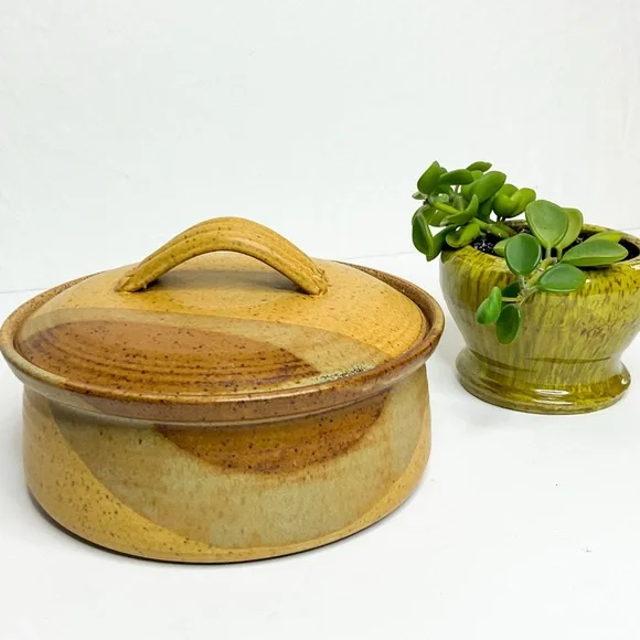 Artisan Stoneware Pottery Covered Dish Lid – Handmade Ceramic Casserole - Picture 1 of 10